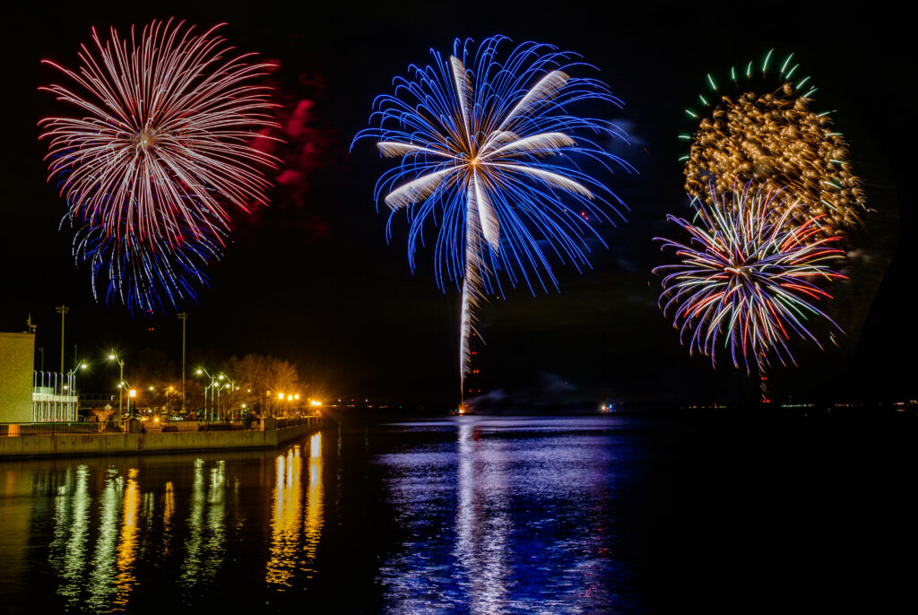 Enjoy the City of Annapolis New Year’s Eve Celebration with music, dancing, loads of activities for the kids and fireworks! 